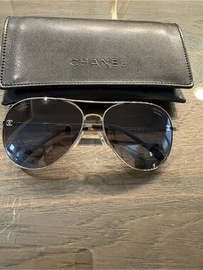CHANEL Polarized Silver Aviator Sunglasses with Black Gradient Lenses